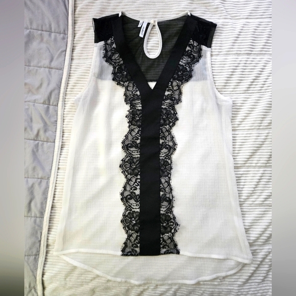 Studio Y Elegant Black and White Lace TrimTop. Size S. - Picture 1 of 8